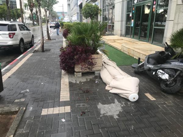 סופות חול בדרום; אדם נפגע בינוני מאבן שעפה בסופה