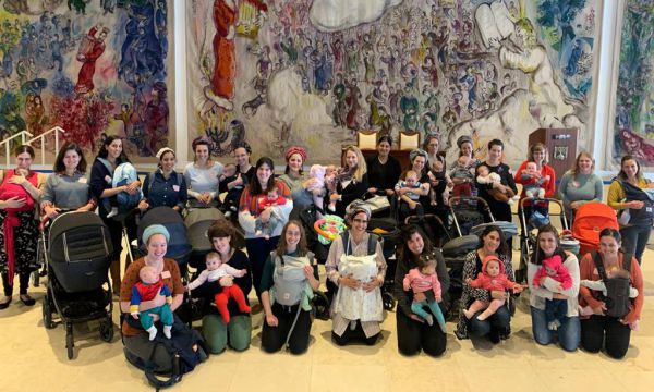 לראשונה בכנסת: סיור מיוחד לתינוקות