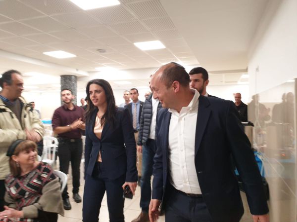 בנט: "הדבר הנכון לישראל הוא להתנער מבית הדין"