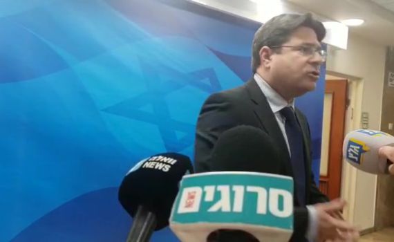 אקוניס תוקף את כחול לבן: מתלוננים על הבחירות שלנו