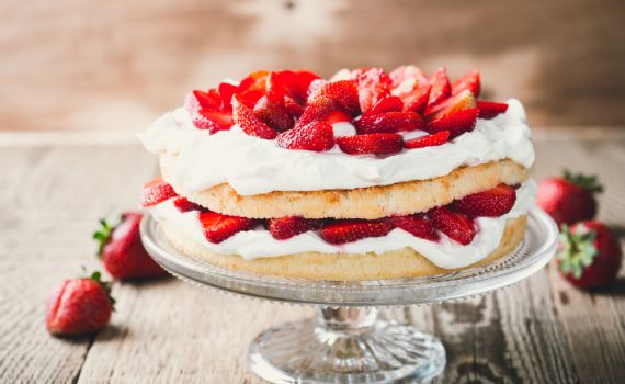 החיים שלנו תותים: העוגה המושלמת לעונה