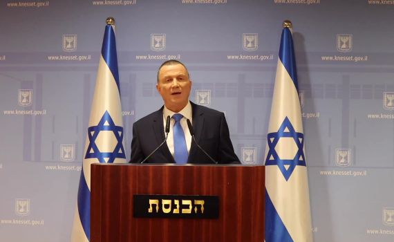 דיווח: כחול לבן הסירו את הווטו מעל יולי אדלשטיין