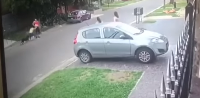 צפו: פרץ לביתה של לוחמת קיקבוקס – ונבעט החוצה