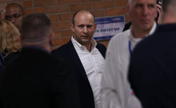 מאחורי הקלעים: הדרמה בימין דקה אחר דקה