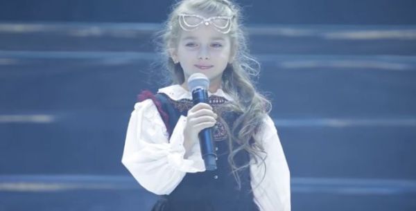 מרגש: הילדה שכבשה את הרשת חוזרת עם להיט שבת