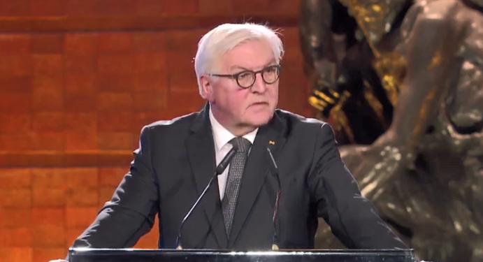 צפו: נשיא גרמניה מברך "שהחיינו" בעברית ביד ושם