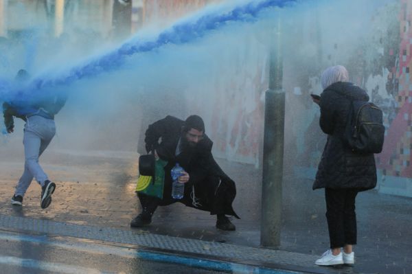 עליית מדרגה: מפגינים חרדים חוסמים את כביש 4