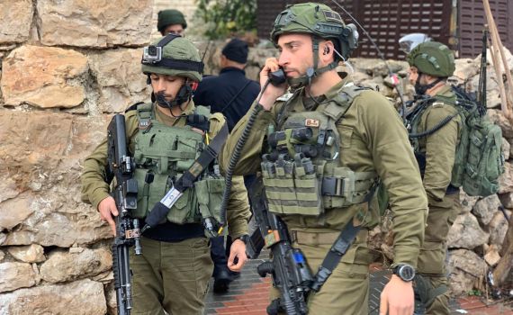 פצוע בינוני בדקירה בחברון וניסיון דקירה בשער שכם