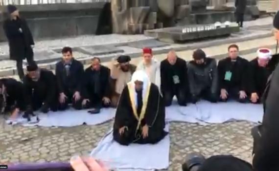 לזכר נספי אושוויץ: "אללה הוא אכבר"