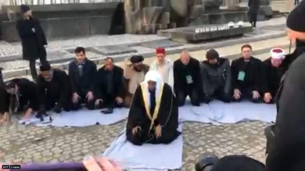 לזכר נספי אושוויץ: "אללה הוא אכבר"