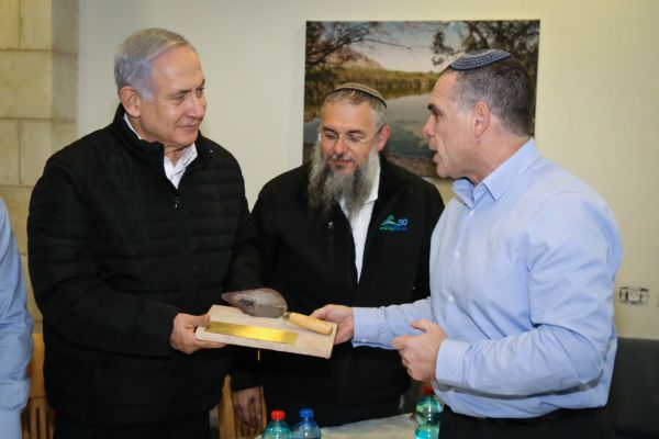 ביהודה ושמרון מציבים קווים אדומים לתכנית המאה