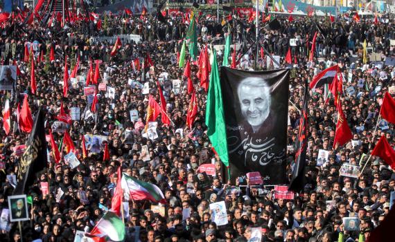 מעל 50 הרוגים בהלוויית סולימאני, קבורתו נדחתה