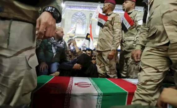ארון עטוף בדגל: גופתו של סולימאני הובאה לאיראן