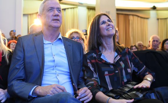 בפעם השנייה: רעייתו של בני גנץ מאיימת בתביעה