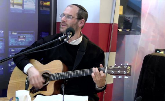 אהרן רזאל באולפן סרוגים: "אחותי עשתה דבר מדהים"