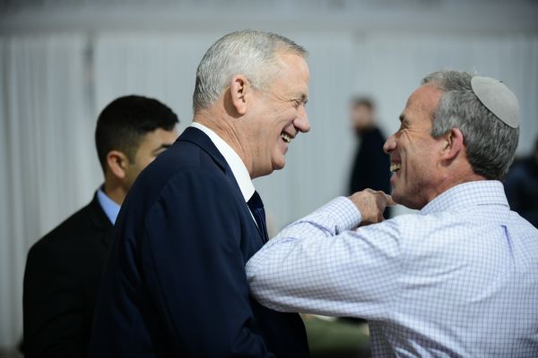 בכחול לבן הגיבו לשקד: "ממחישה את הצעת ימינה"