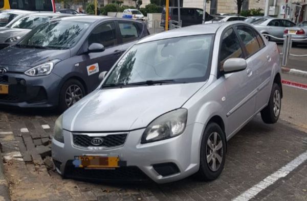 נזקי מזג האוויר| צפו: רכבים שקעו בחולון; כביש 90 נחסם