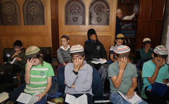 האם ילד של בוגר הר המור יכול ללמוד עם ילד של בוגר מרכז הרב?