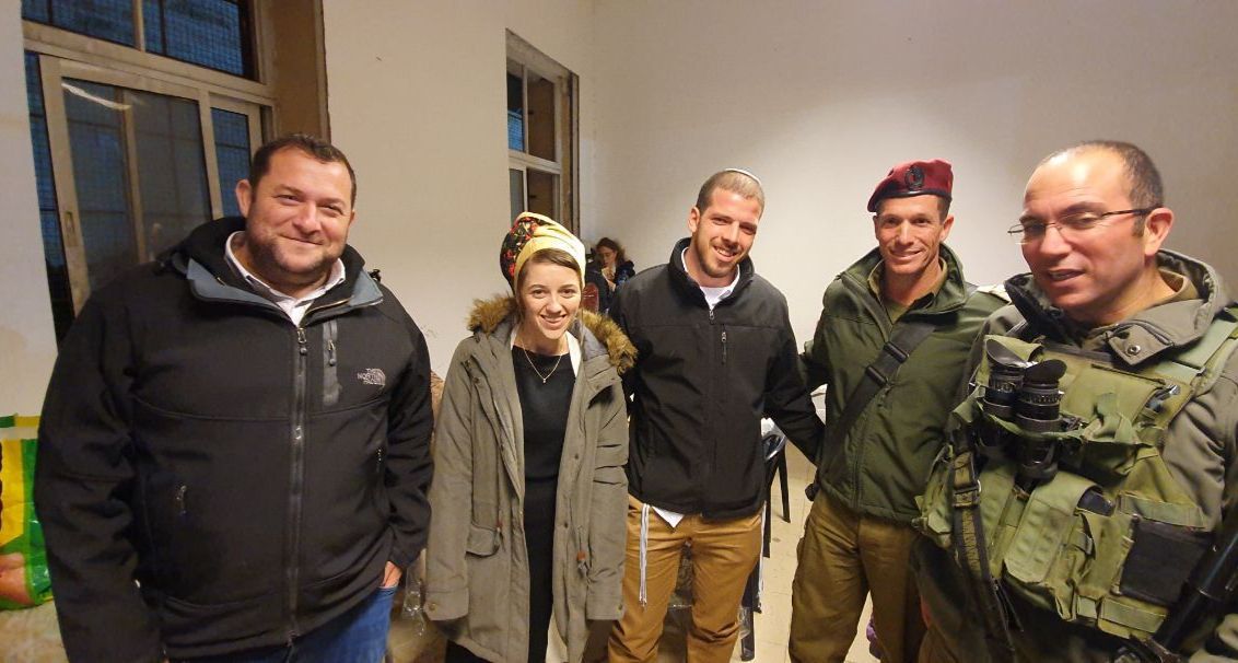 מרגש: שבע ברכות במקום בו נרצח אב המשפחה. צפו