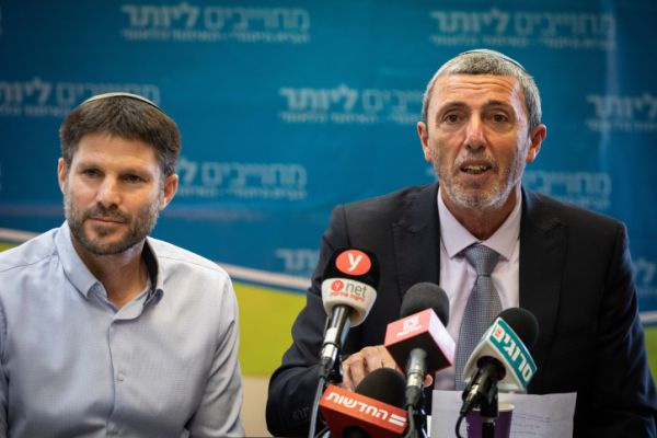 ראשי הציבור מאלצים את המחנה להתפלג