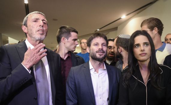 סקר: ימינה מתחזקת; אך גוש השמאל פותח פער