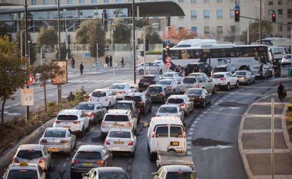 עיר במצור: מיום רביעי- עומסים כבדים בירושלים