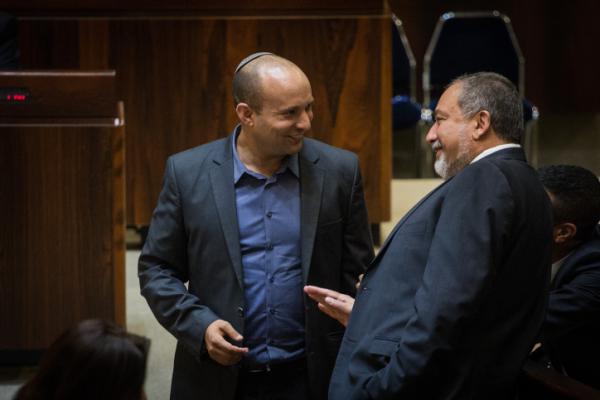 בלי להגיד את שמו: ליברמן מברך את בנט