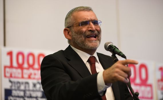 "אני מזועזע": מיכאל בן ארי התעמת עם הרב שפירא