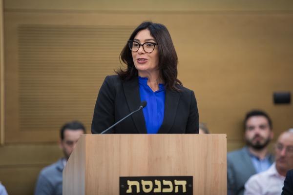 מירי רגב ברגע של עברית: "לא פייק ניוז, 'חדשות כזב'"