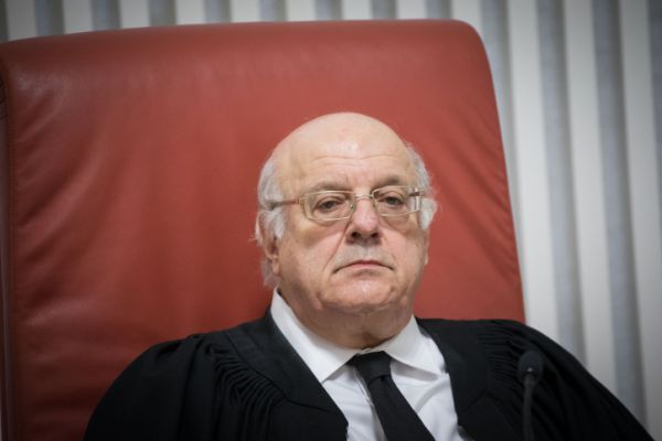 "תמחאו לו כפיים" | המחווה של מלצר לפרקליט השמאל