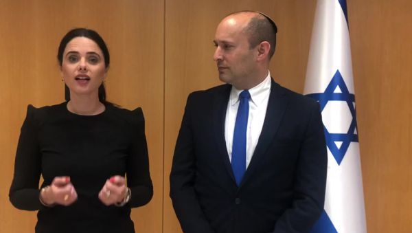 צפו: בנט ושקד מודיעים על ריצה עצמאית