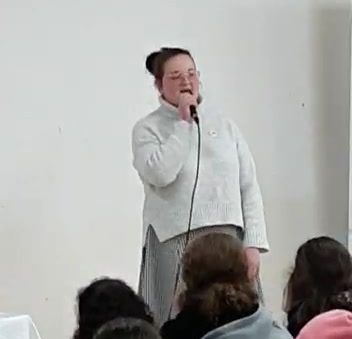 אוריה ברטלר מדברת על חייה כילדה מוחרמת. צפו