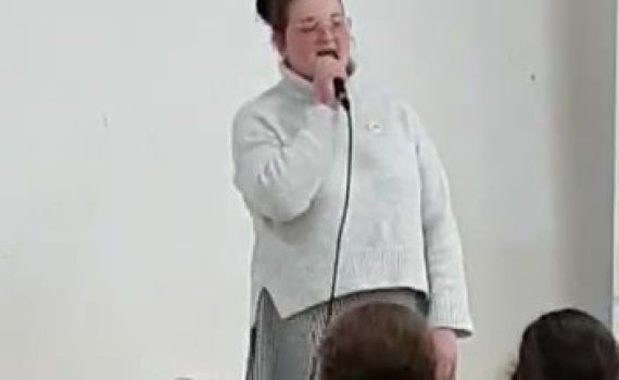 אוריה ברטלר מדברת על חייה כילדה מוחרמת. צפו