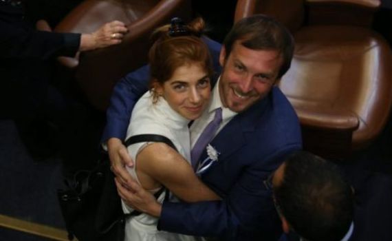 מזל טוב! השחקנית והח"כ חובקים בת בכורה