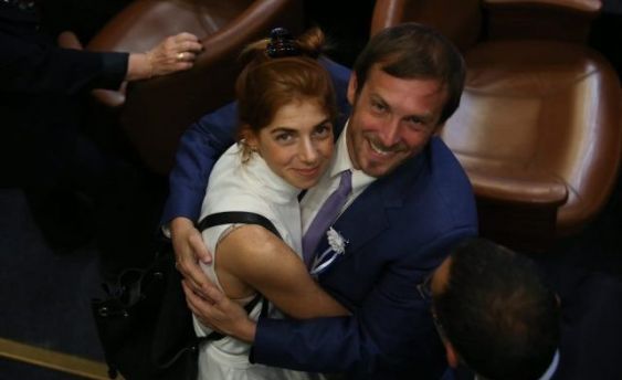 מזל טוב! השחקנית והח"כ חובקים בת בכורה