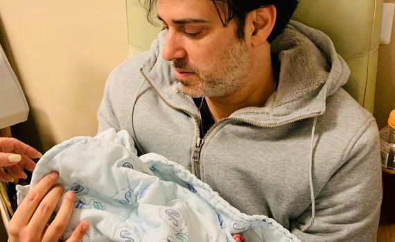 מזל טוב! זה השם המפתיע שבחר היוצר הישראלי לבנו