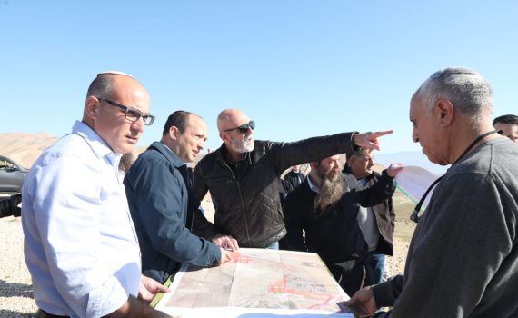 בנט בבקעה: "מטרתנו לבנות ולהתחזק"