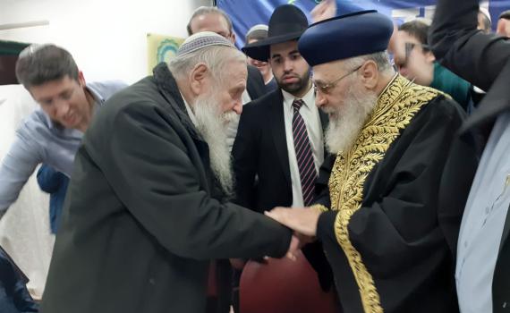 לאחר הסערה: הרב יצחק יוסף שיבח את הרב דרוקמן