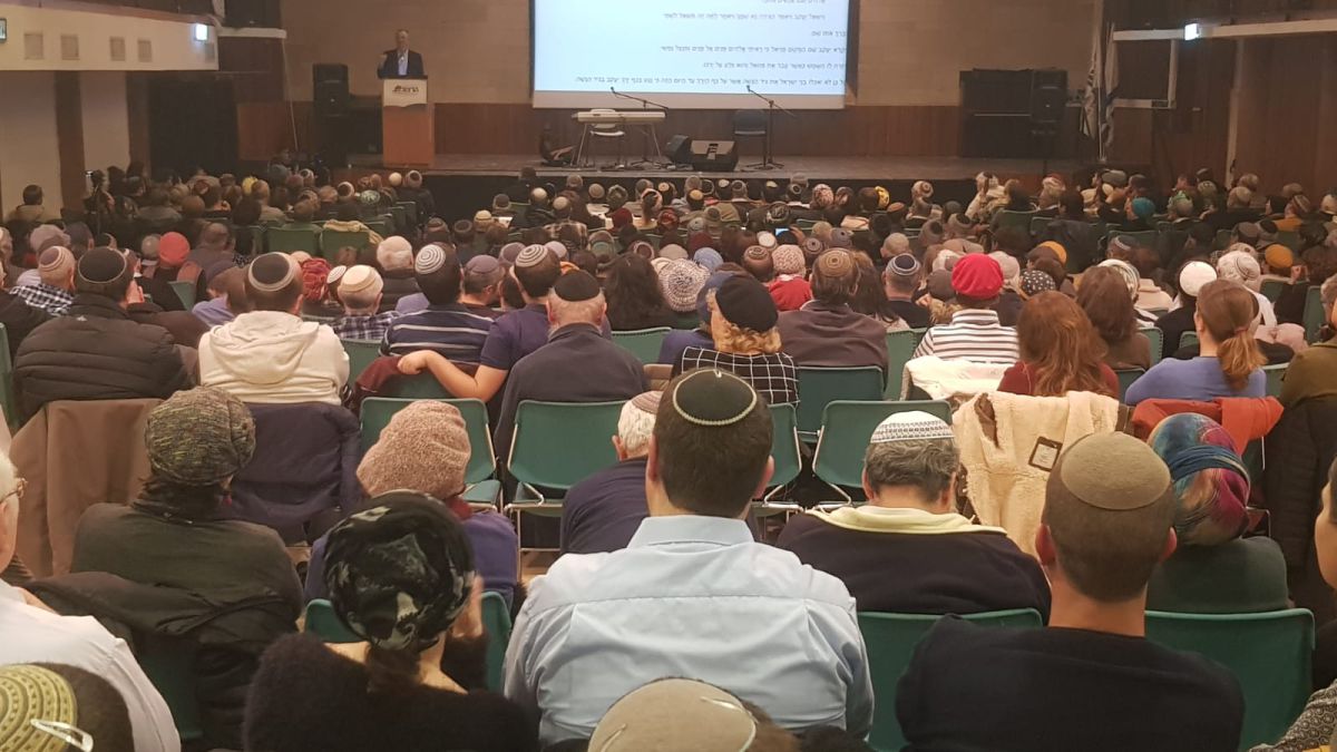 מאות בהיכל שלמה בהשקת ספרו של פרופ' יוני גרוסמן