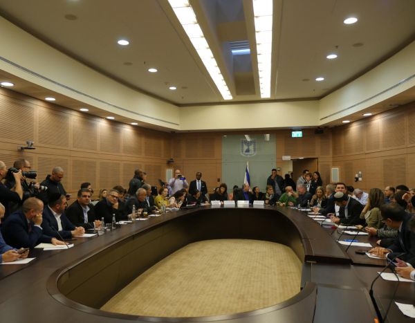 לאחר דיון סוער: נסללה הדרך לדיוני החסינות