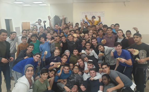 מרגש: אלפי תלמידים הצטרפו ליוזמה של ניצול השואה