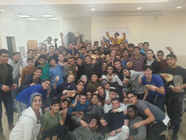 מרגש: אלפי תלמידים הצטרפו ליוזמה של ניצול השואה