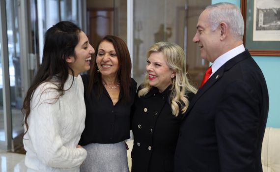 בדרך לישראל: נעמה יששכר על מטוס ראש הממשלה