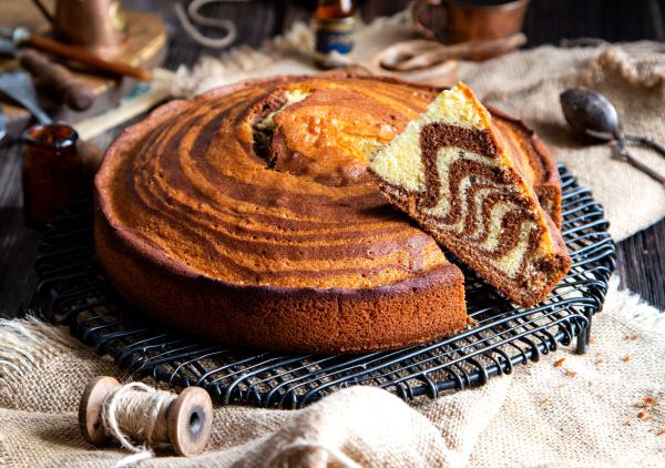 הכי נכונה לעונה: מתכון לעוגת שיש בחושה. צפו