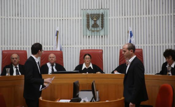 בג"ץ קבע: תוך חצי שנה – פונדקאות ללהטבי"ם