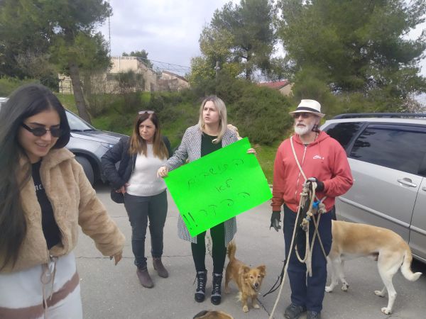 תושבי הר גילה חוסמים את הכניסה לתיירים הקוריאנים