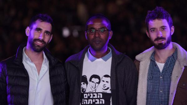 לוקחים אותנו 3 פעמים לקלפי ולא משיבים את הבנים