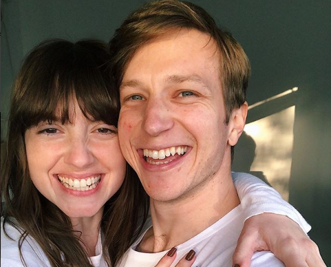 "הנס הפרטי שלי": הזמר וכוכבת הילדים התארסו