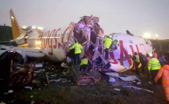 טורקיה: מטוס התפרק וסטה מהמסלול, לפחות 52 נפצעו