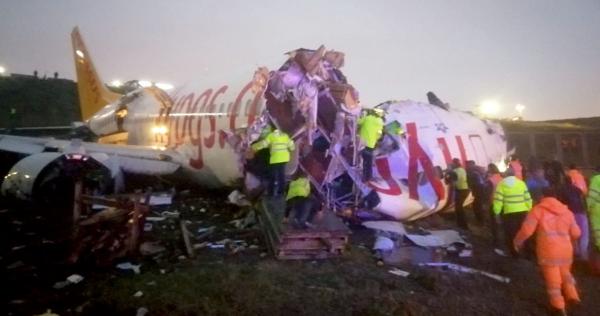 טורקיה: מטוס התפרק וסטה מהמסלול, לפחות 52 נפצעו